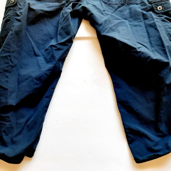 Woolrich Womens Capri Pants Navy Cargo Hiking Outdoor Size 10 - Picture 10 of 10